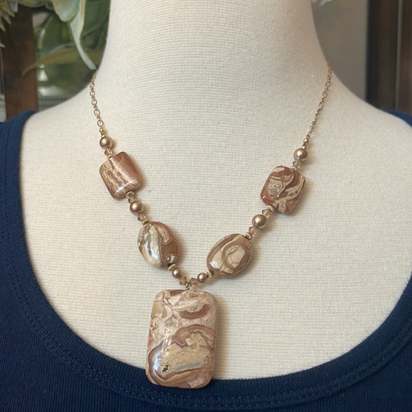 Laguna Agate Healing Jasper stone adjustable necklace with gold beads - Picture 7 of 7